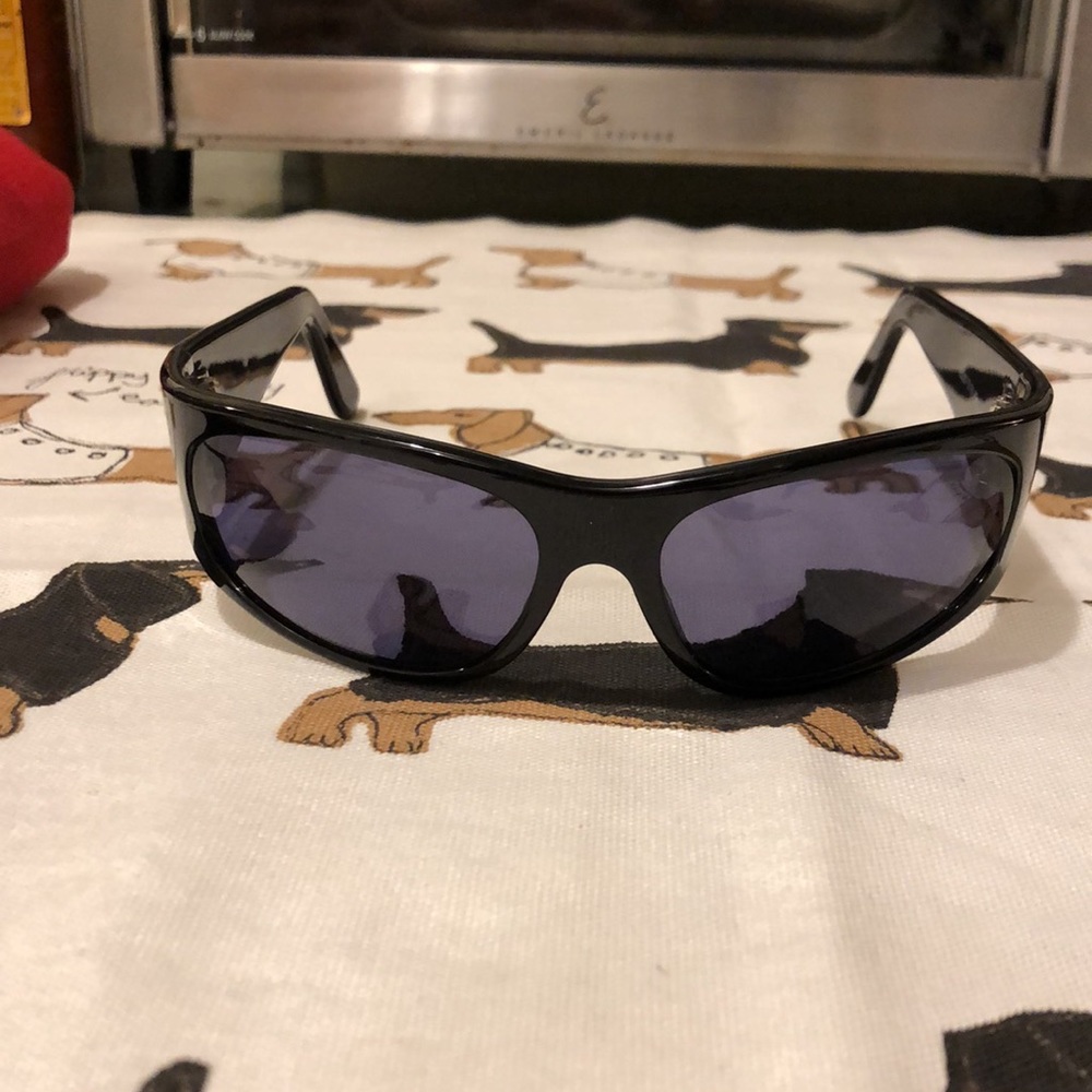 VINTAGE BLACK FLYS- REQUEST TO FLY HI SUNGLASSES  2009 VTG. New Condition NWOT